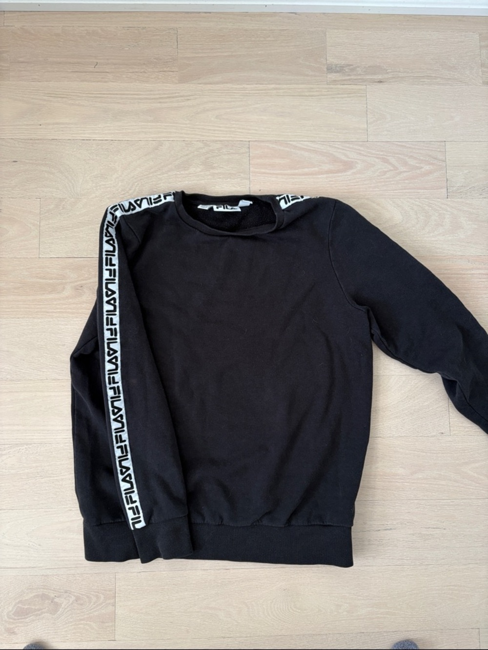 Fila women’s Crewneck Sweater